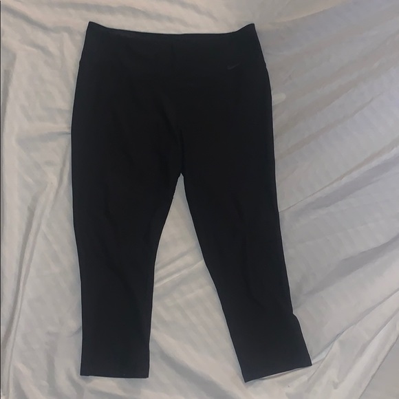 Nike Cropped Leggings - Picture 1 of 2
